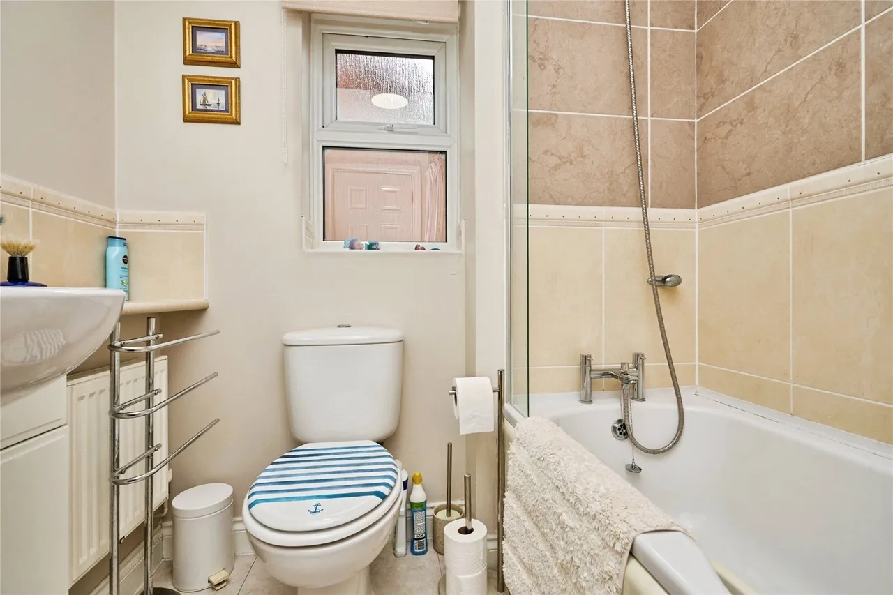 Osborne Heights, East Cowes, PO32, photo 16