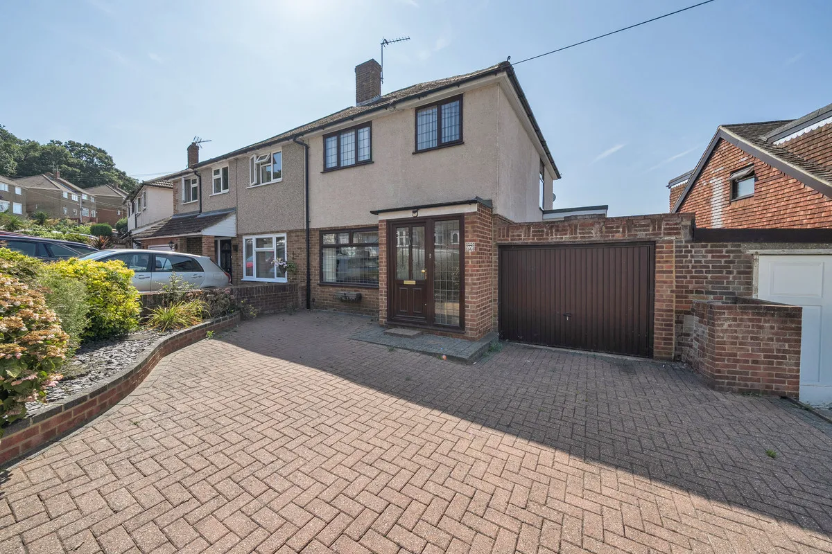 3 bed house for sale — Kent, DA2 7LE