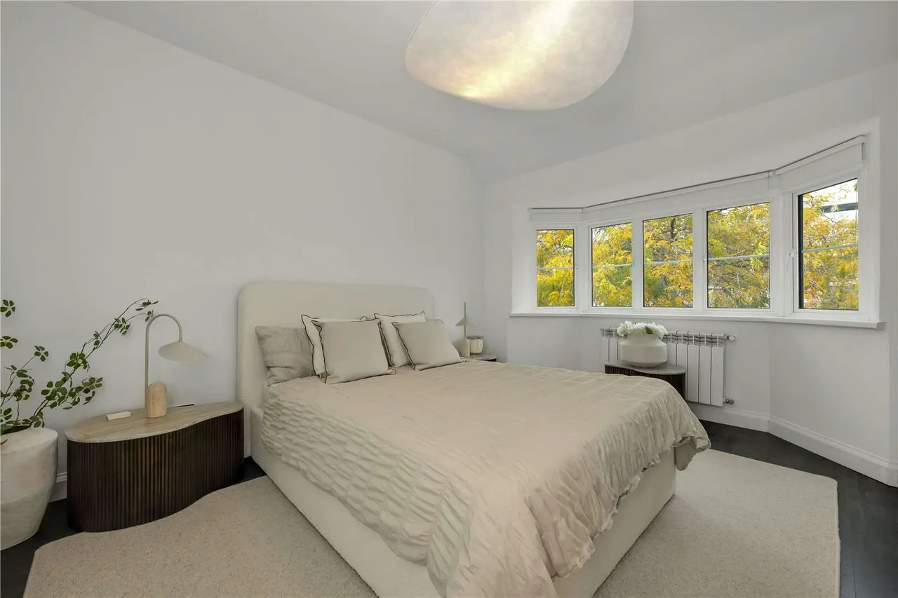 Couchmore Avenue, Esher, Surrey, KT10 9AX, photo 10