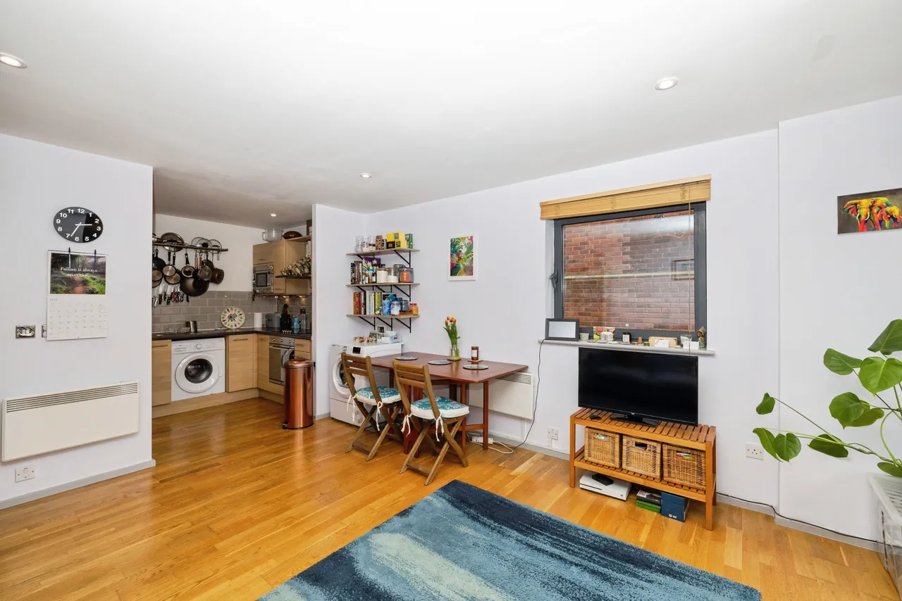 1 bed flat for sale, Devonport Street, London, E1