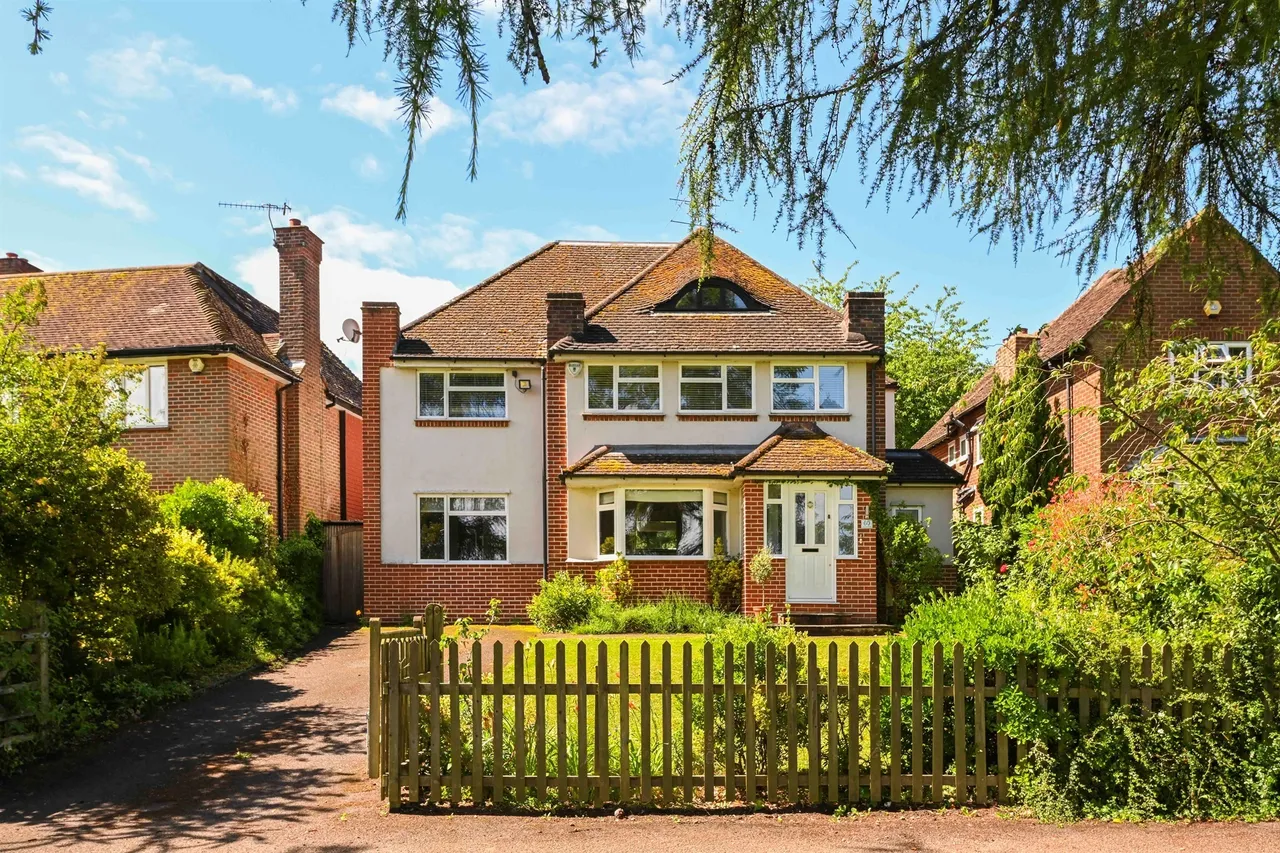 6 bed house for sale — London Road, Berkhamsted