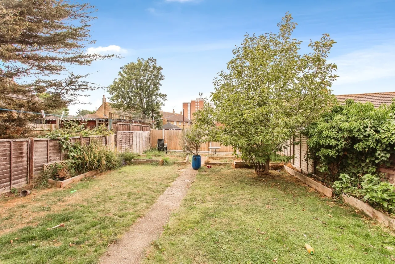 Chaingate Avenue, Southend-on-Sea, Essex, SS2, photo 6
