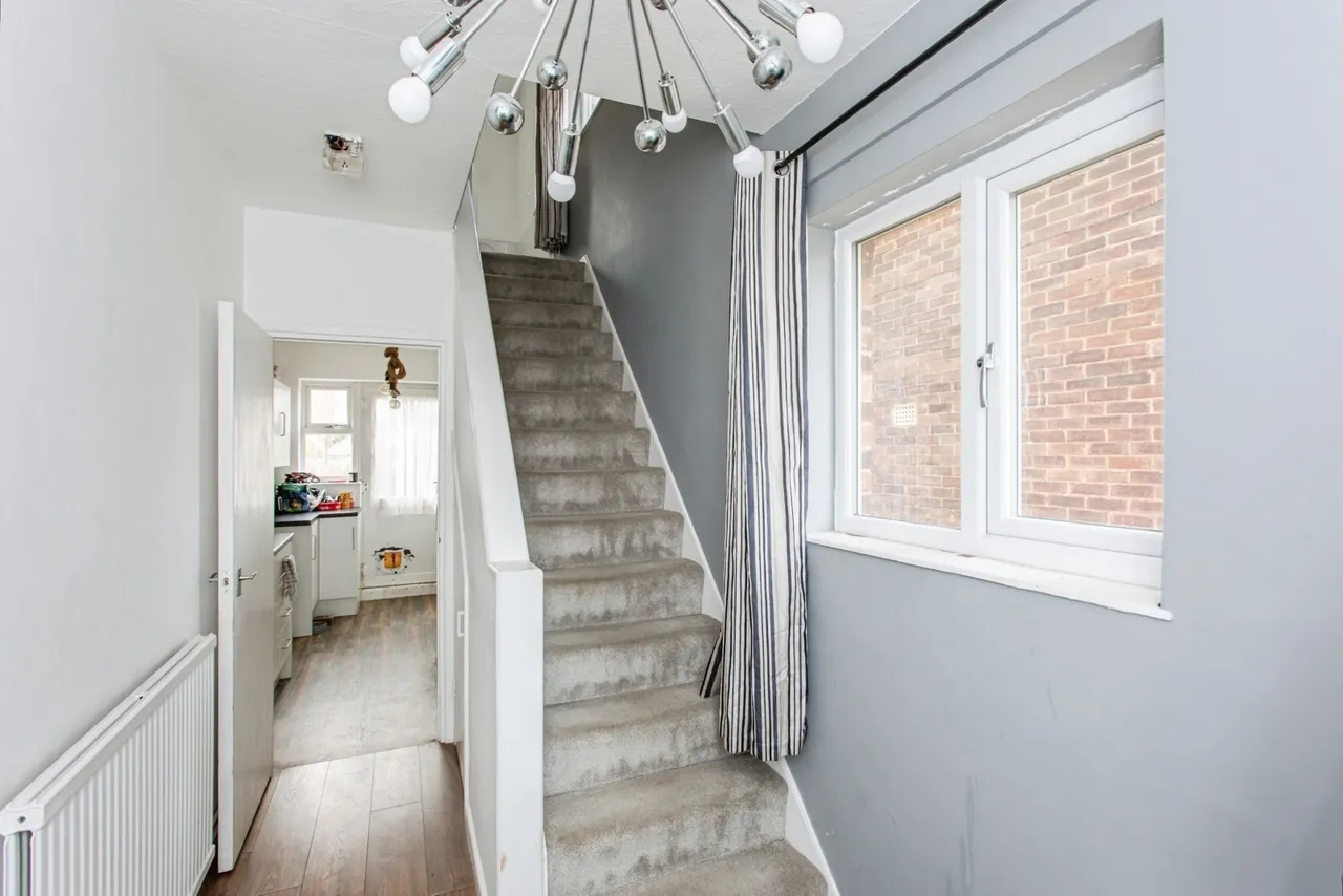Chaingate Avenue, Southend-on-Sea, Essex, SS2, photo 2