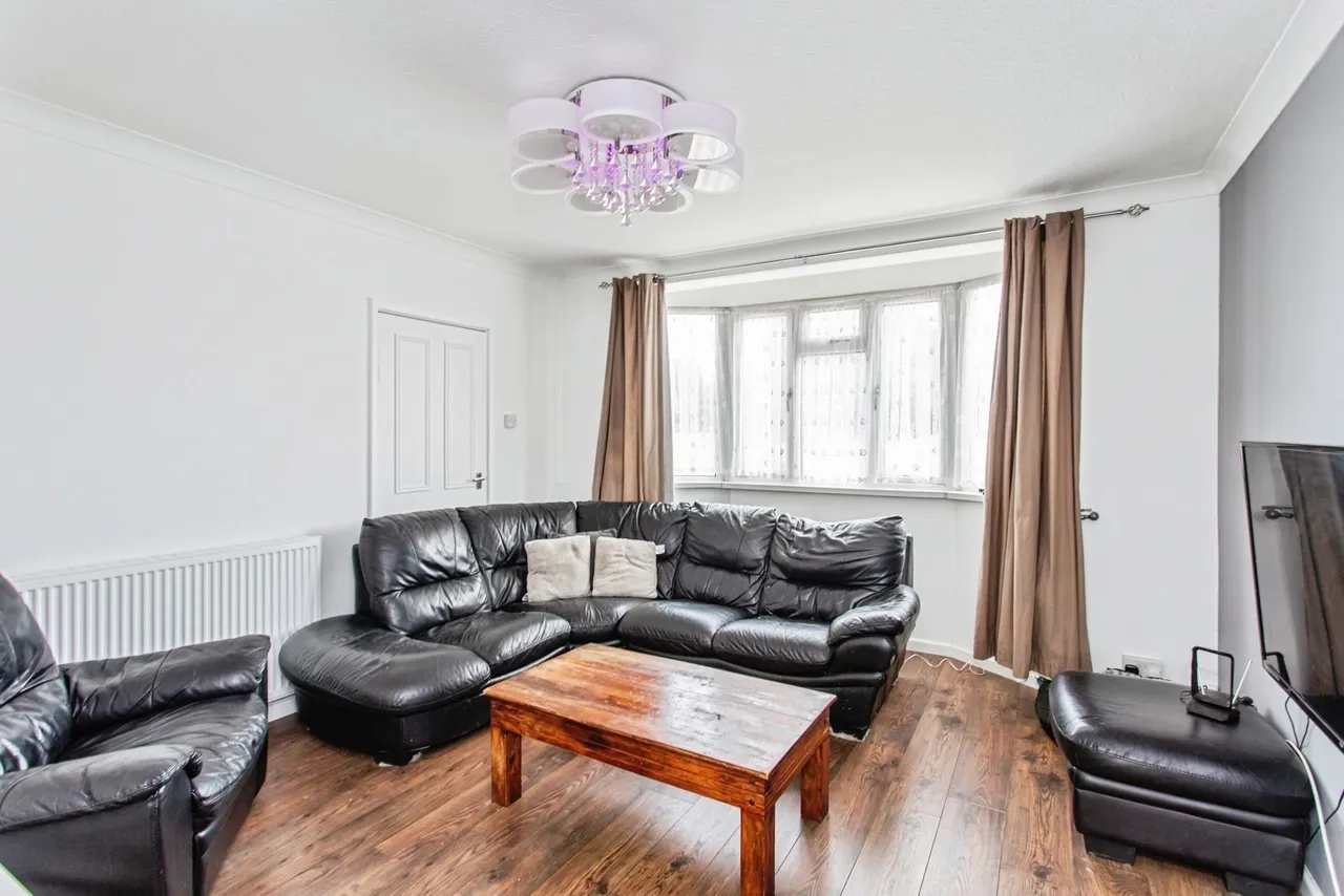 Chaingate Avenue, Southend-on-Sea, Essex, SS2, photo 3