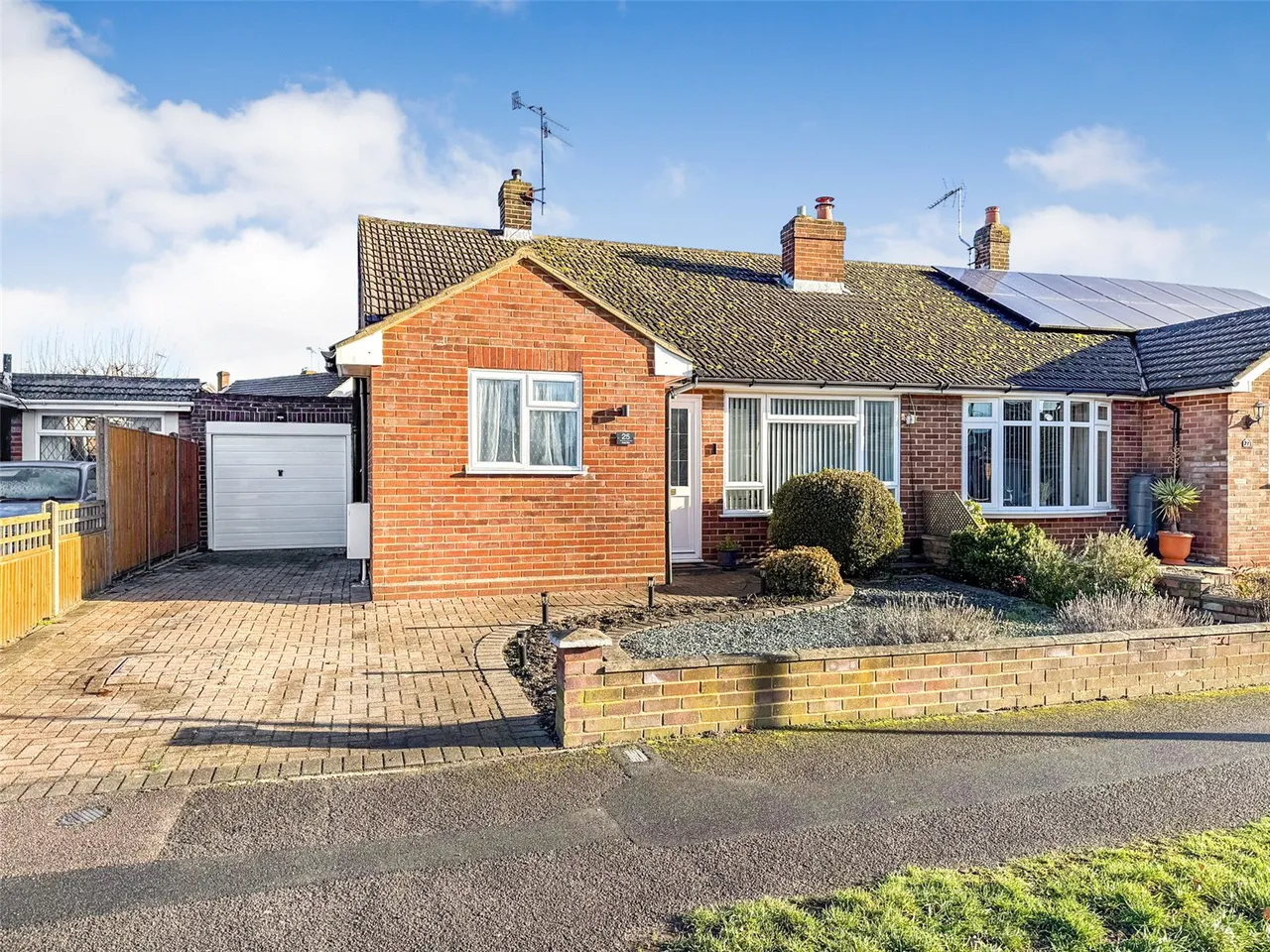3 bed house for sale — Field Way, Aldershot, Hampshire, GU12 4UG