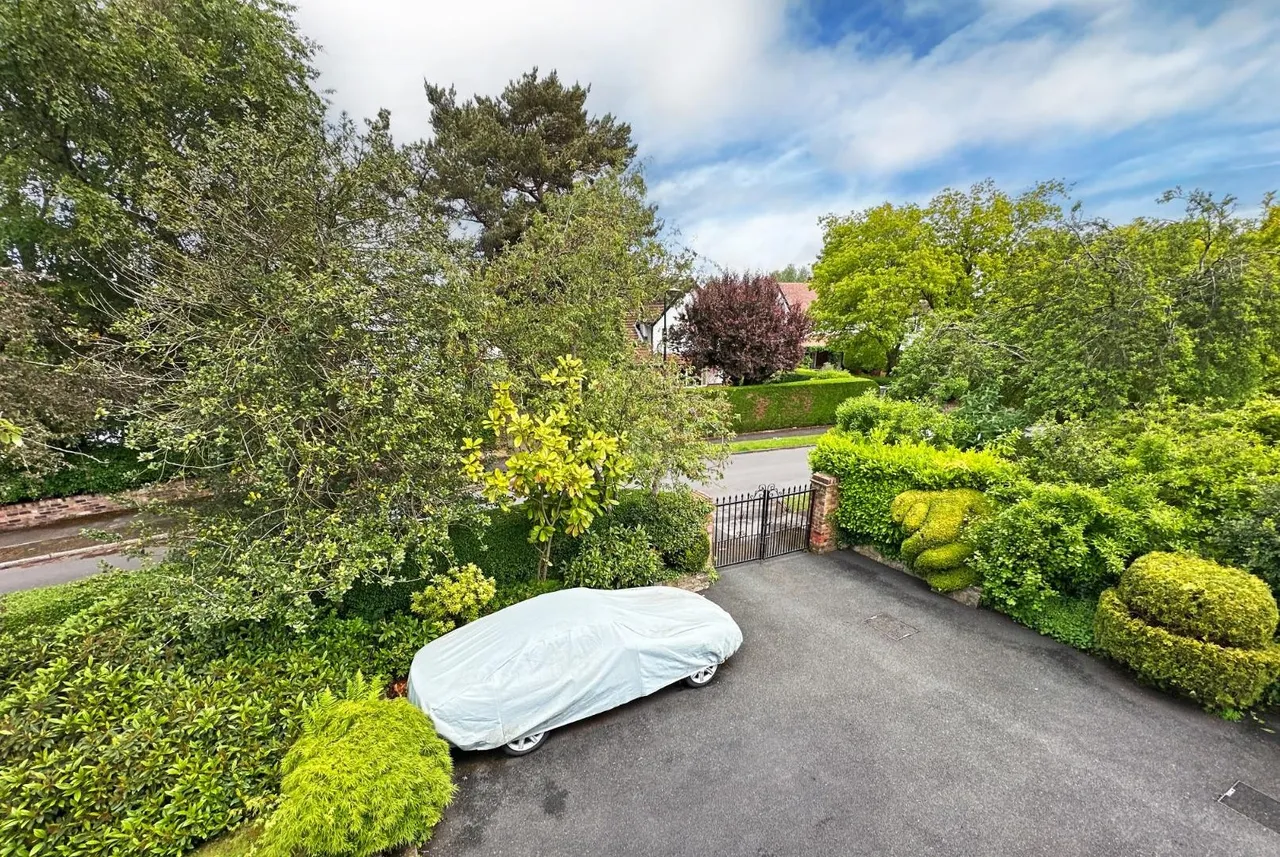 Fairview Road, Timperley WA15 7AR, photo 38