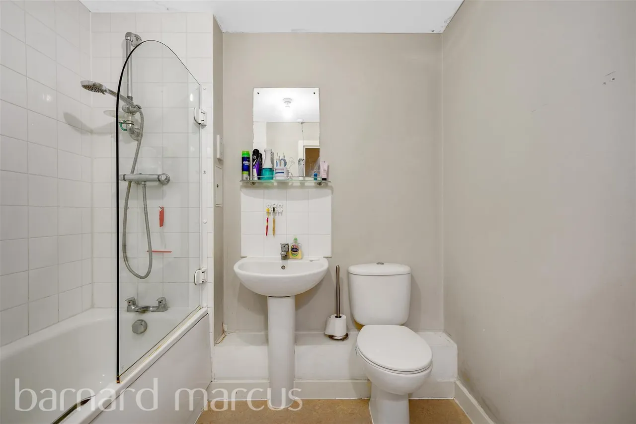 Victoria Road, Acton, photo 5