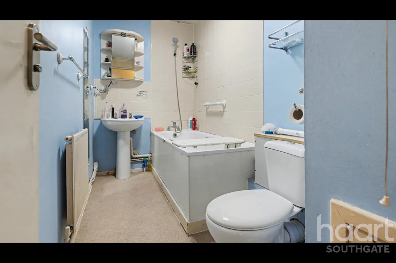 The Sandlings, London, N22, photo 8