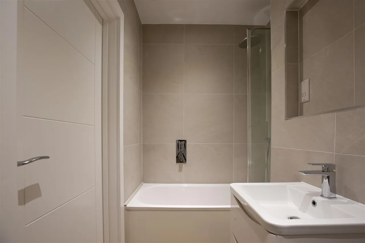 Montague Road, Wimbledon SW19 1SY, photo 2