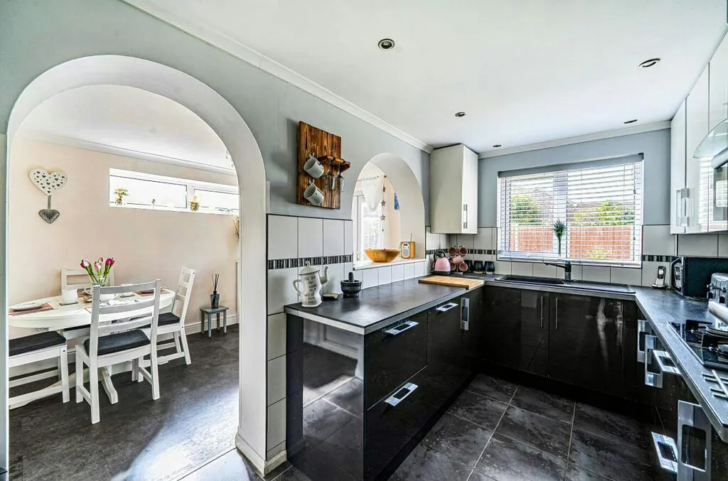 Spindleberry Grove, Nailsea, BS48, photo 3