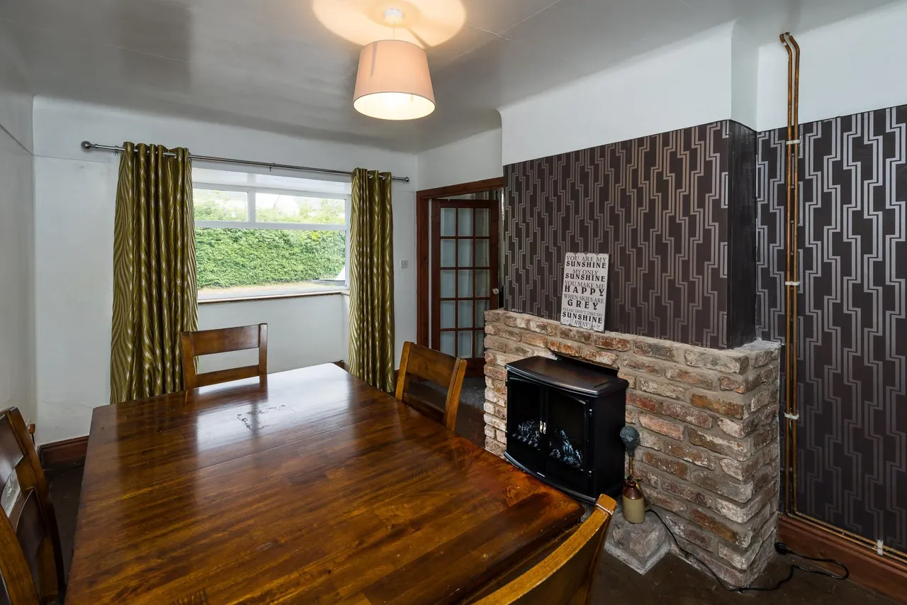 Croeshowell Lane, Wrexham, LL12, photo 4