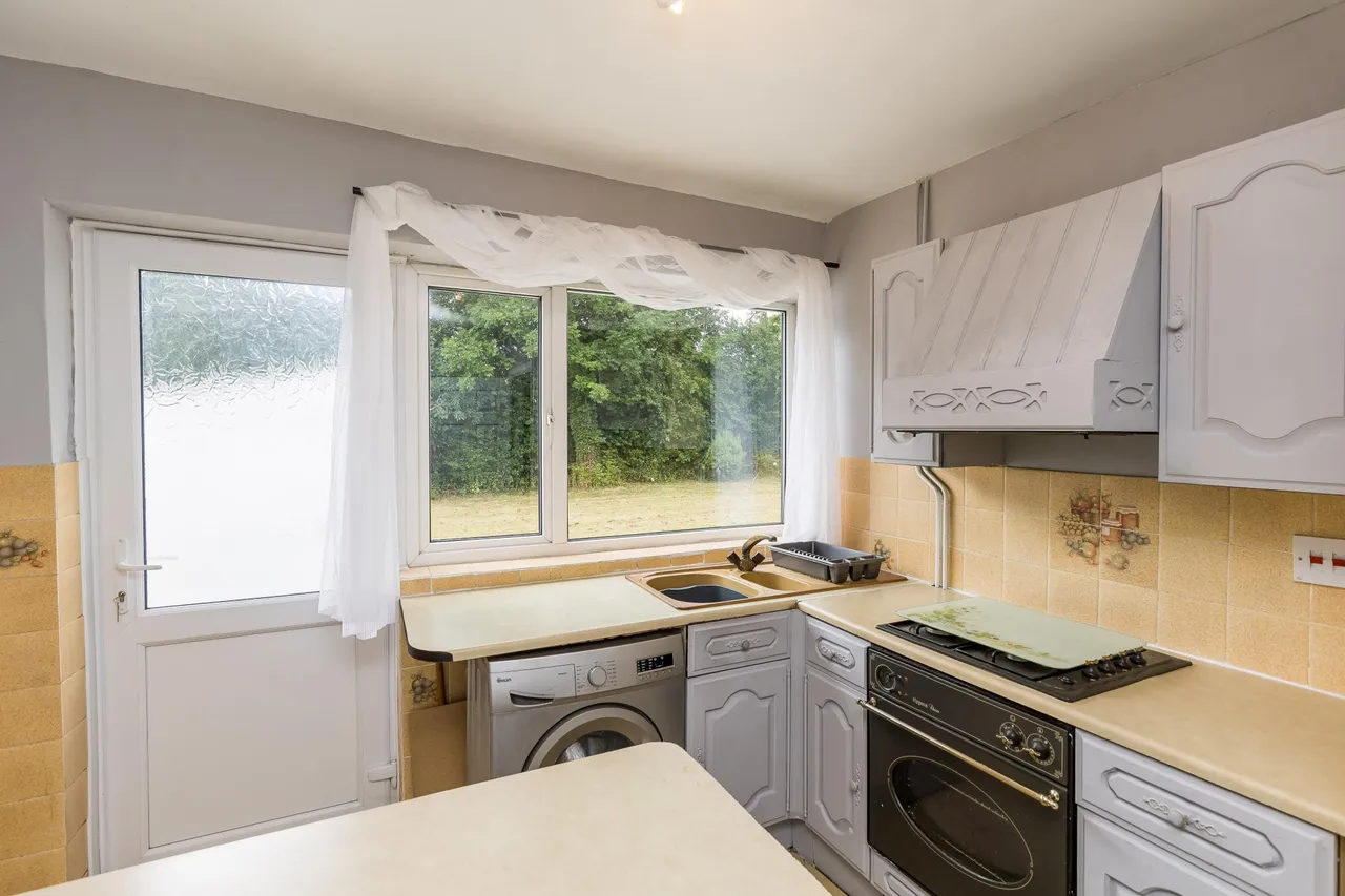 Croeshowell Lane, Wrexham, LL12, photo 7