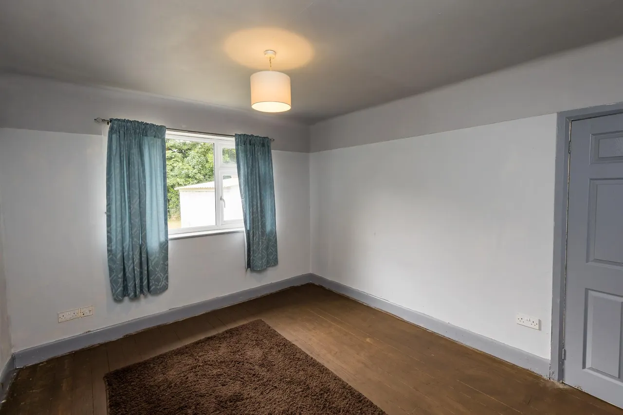 Croeshowell Lane, Wrexham, LL12, photo 8