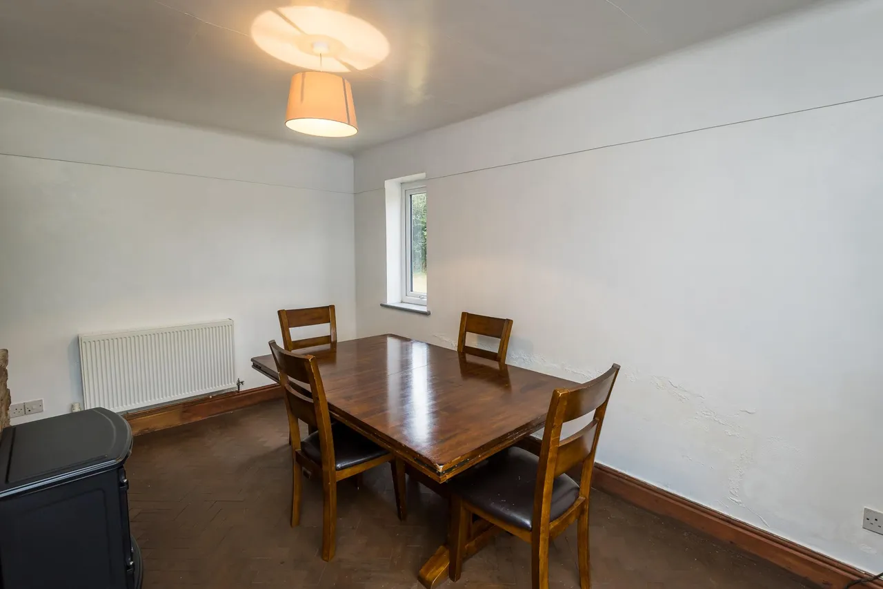 Croeshowell Lane, Wrexham, LL12, photo 5