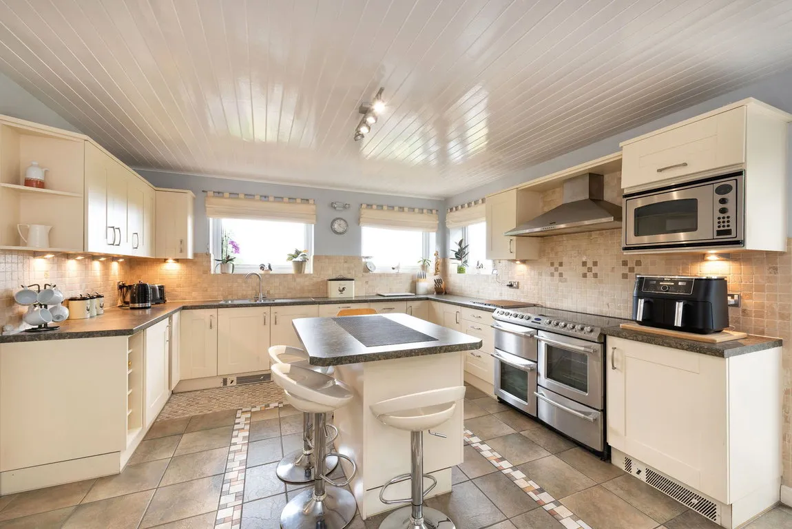 West Avenue, Prestatyn, Denbighshire, LL19 9EY, photo 2