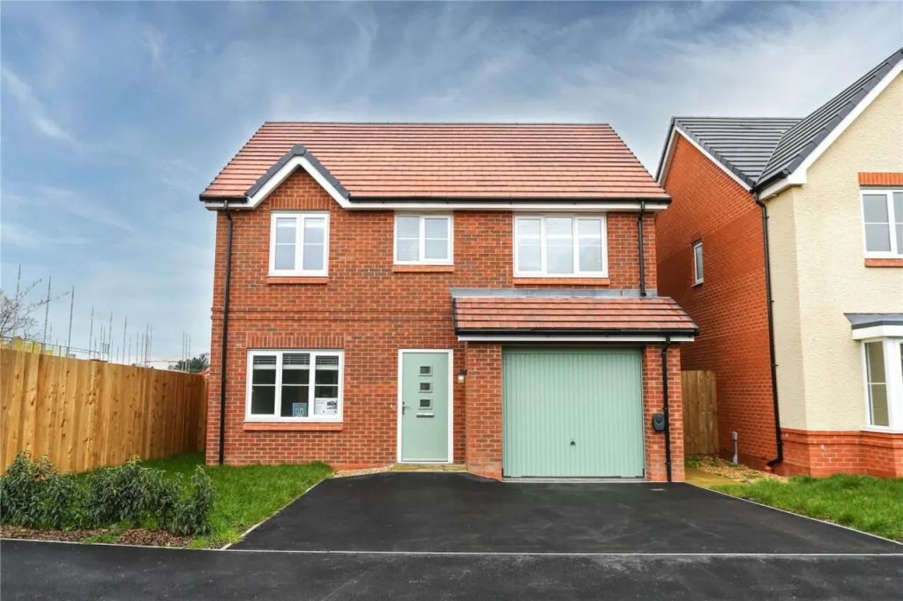 4 bed property for sale, Sydney Road, Crewe