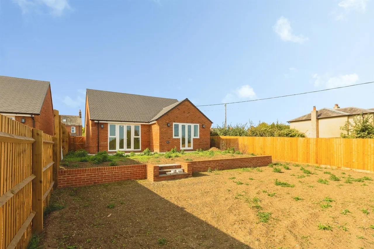 Eythrope Road, Stone, Aylesbury, photo 5