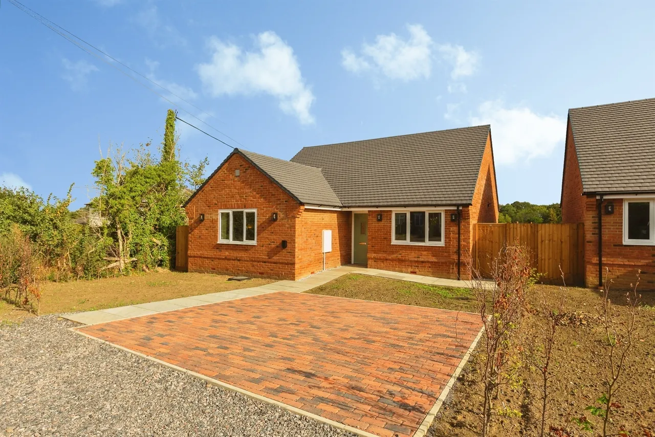 Eythrope Road, Stone, Aylesbury, photo 10