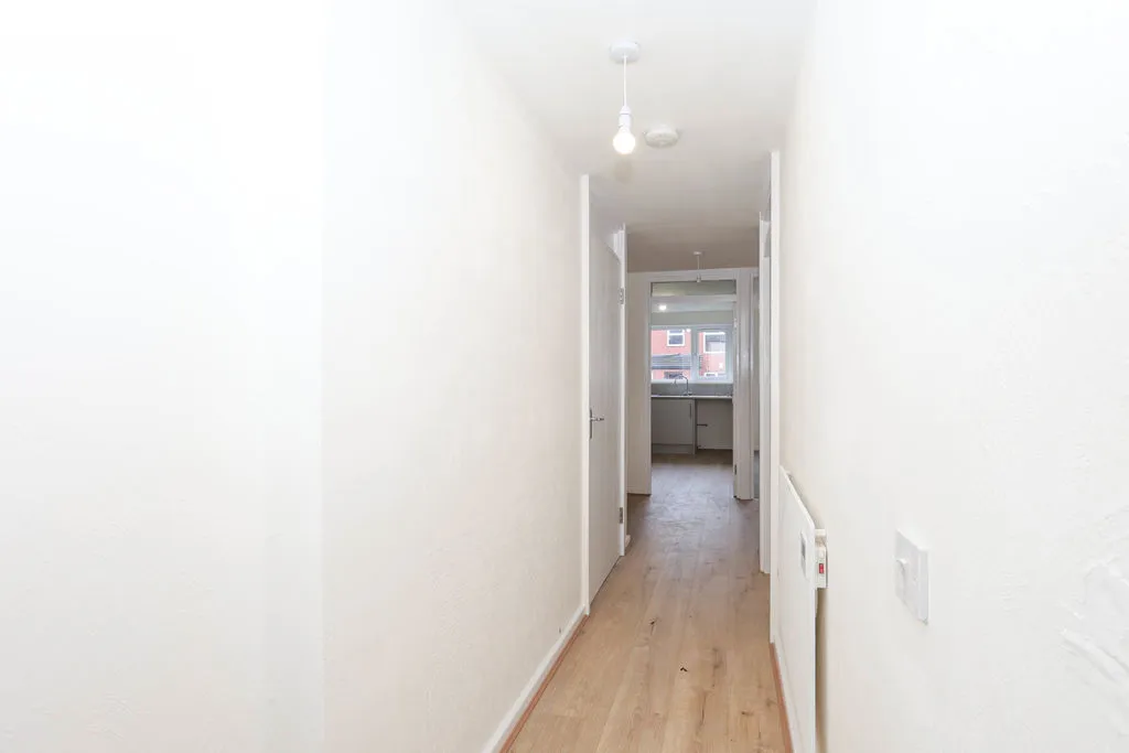 Lyefield Walk, Rochdale OL16 5SZ, photo 2