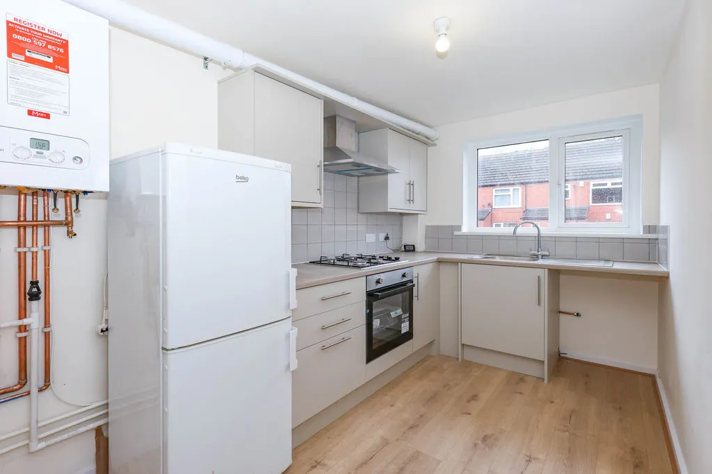 Lyefield Walk, Rochdale OL16 5SZ, photo 3