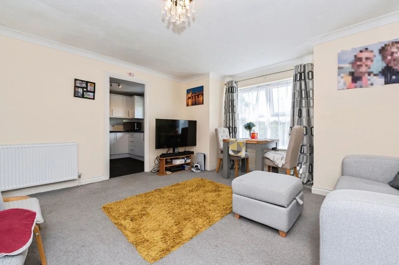 Mounts Road, Greenhithe, DA9, photo 2