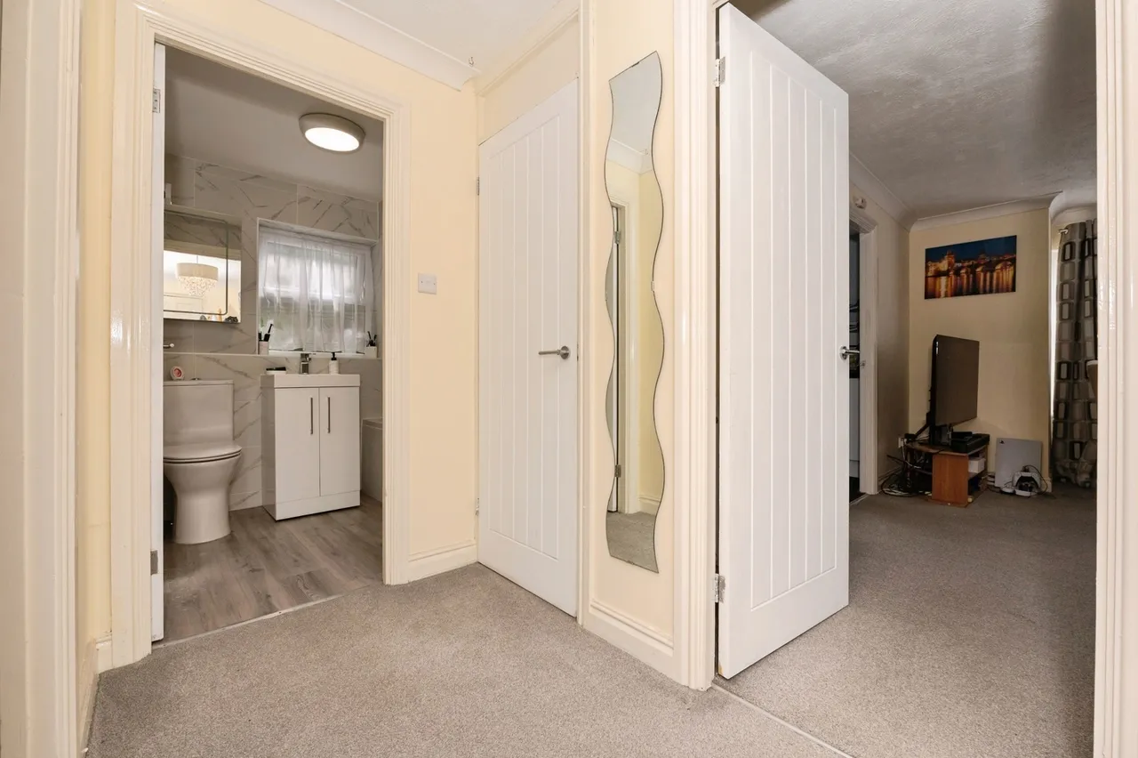 Mounts Road, Greenhithe, DA9, photo 12