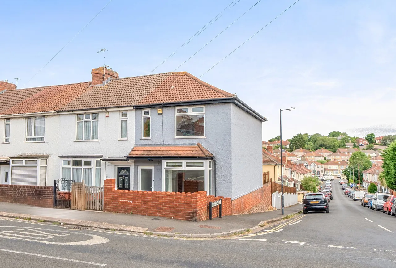3 bed house for sale — Hengrove Lane, Bristol, BS14 9DL