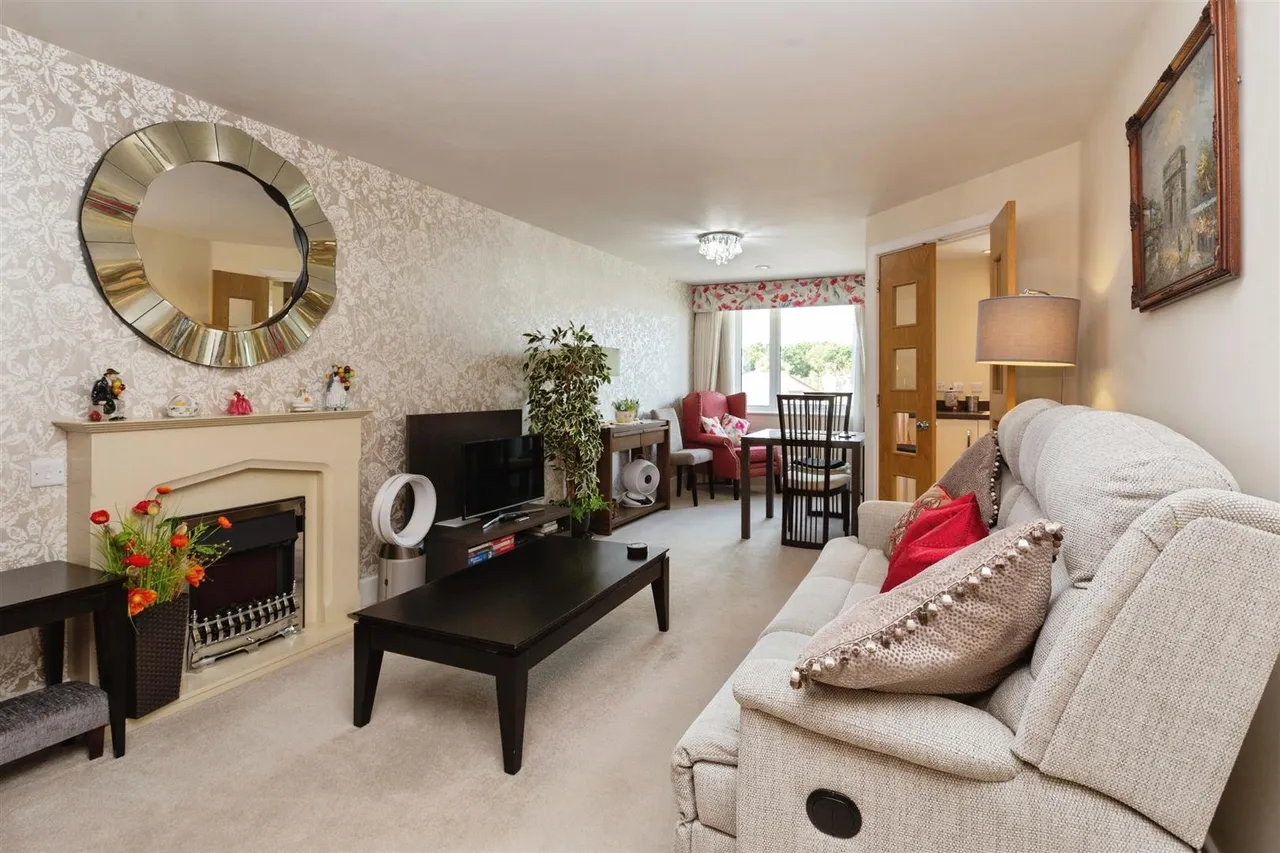 1 bed flat for sale, Josiah Drive, Ickenham, UB10
