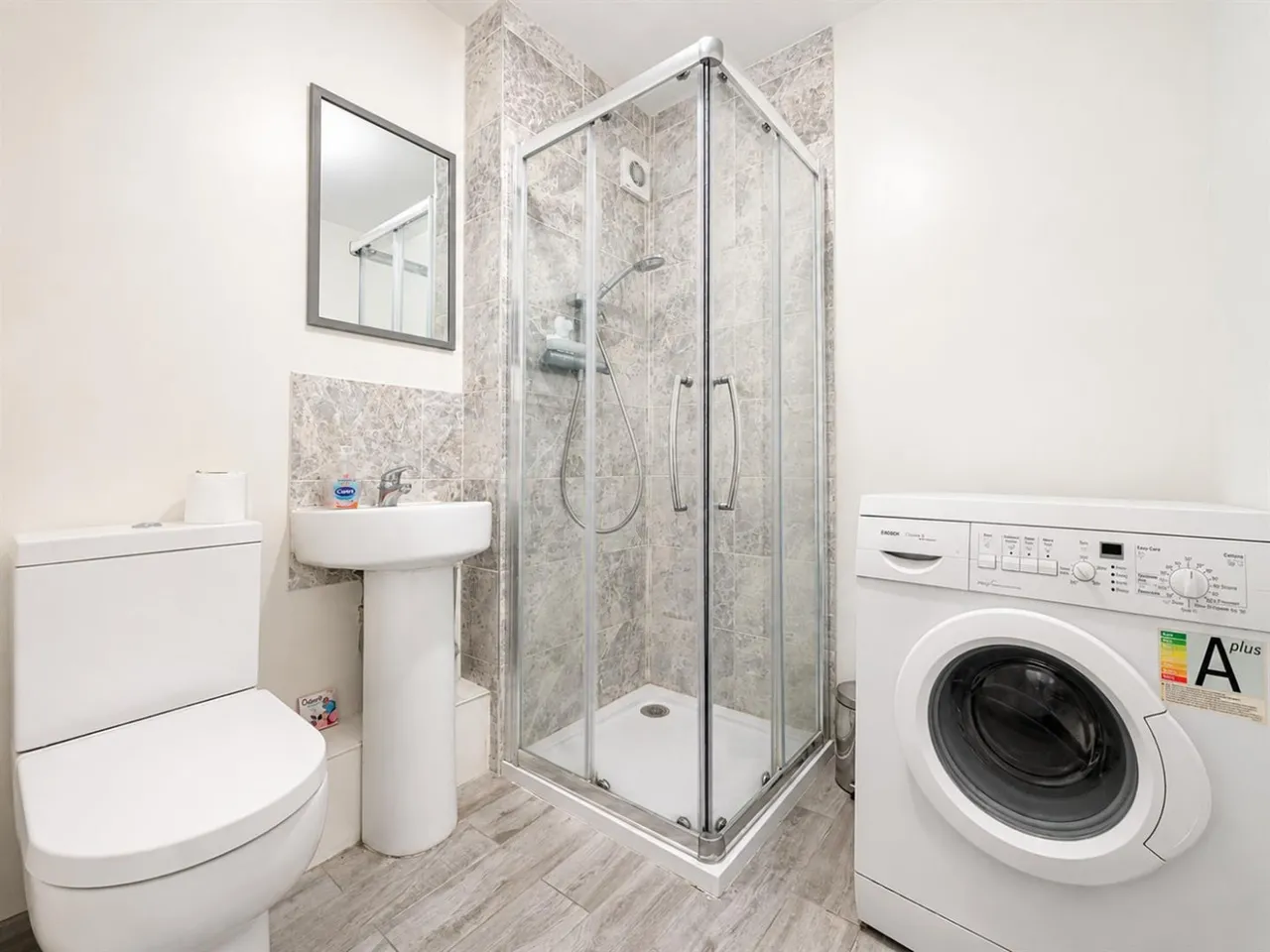 Staines Road, Hounslow, TW3, photo 5