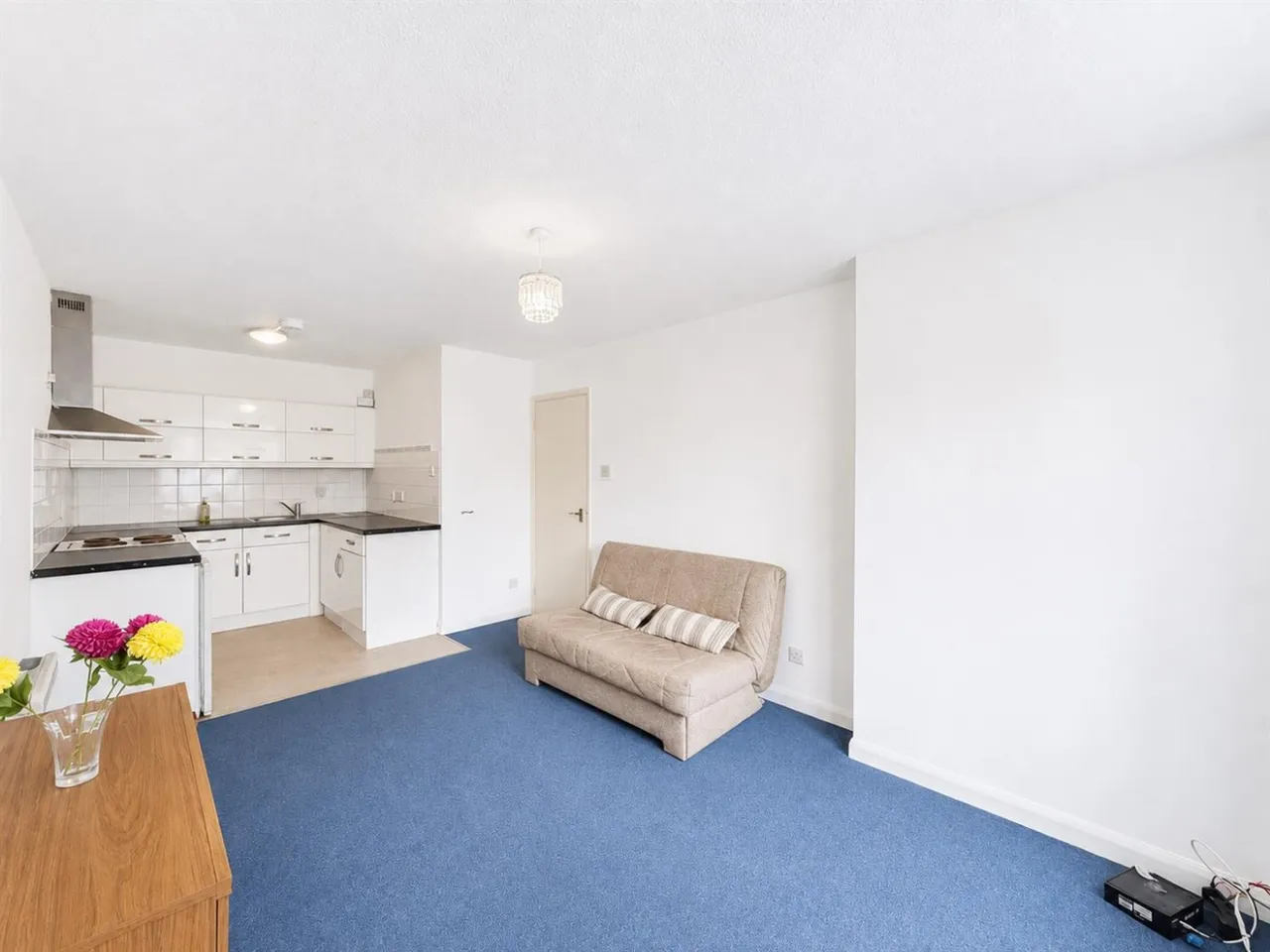 Staines Road, Hounslow, TW3, photo 2