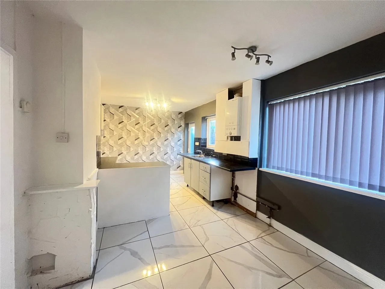 3 bed house for sale — Evesham Crescent, Walsall, West Midlands, WS3