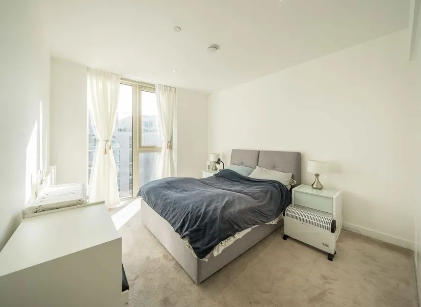 Schooner Road, Royal Wharf, E16, photo 6