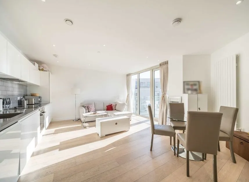 Schooner Road, Royal Wharf, E16, photo 3