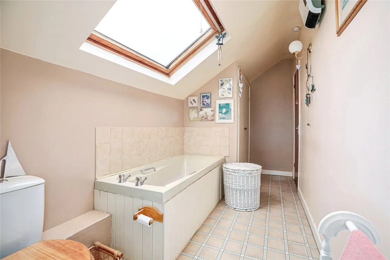 Llanrhystud, SY23, photo 8