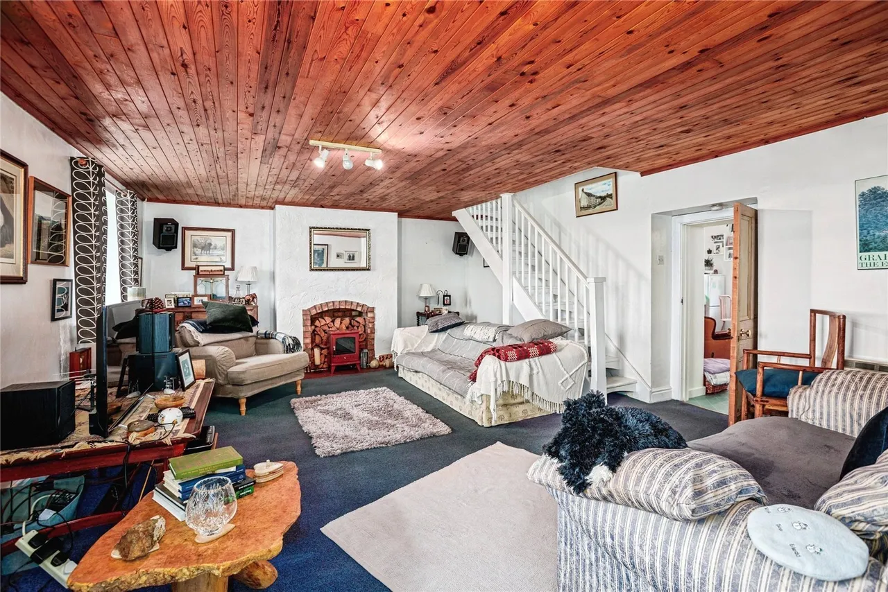 Llanrhystud, SY23, photo 4