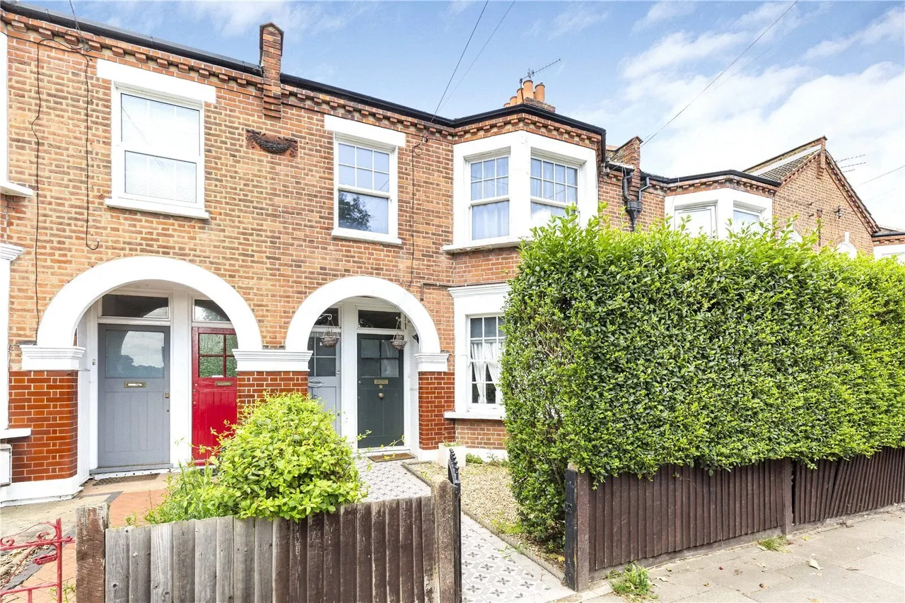 Burntwood Lane, London, SW17, photo 11