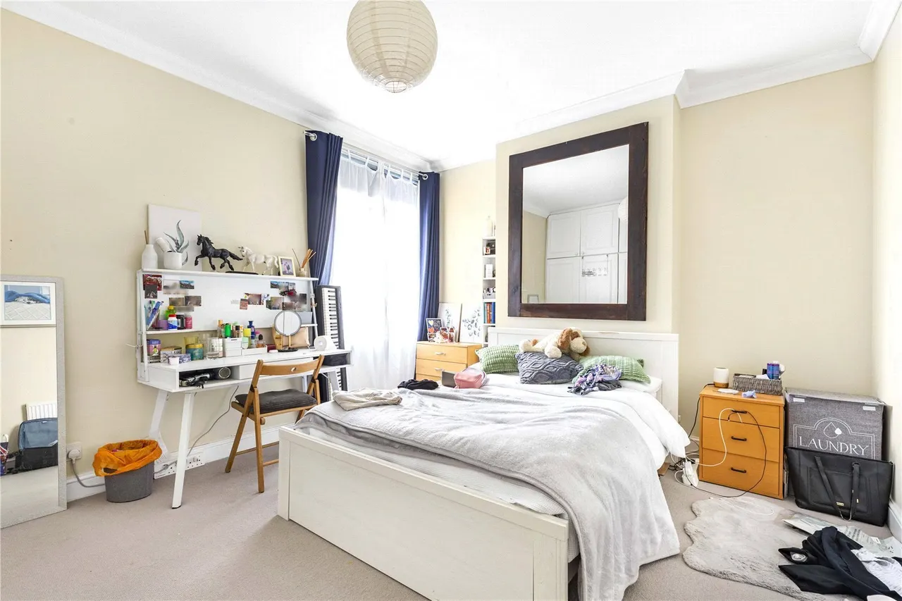 Burntwood Lane, London, SW17, photo 5