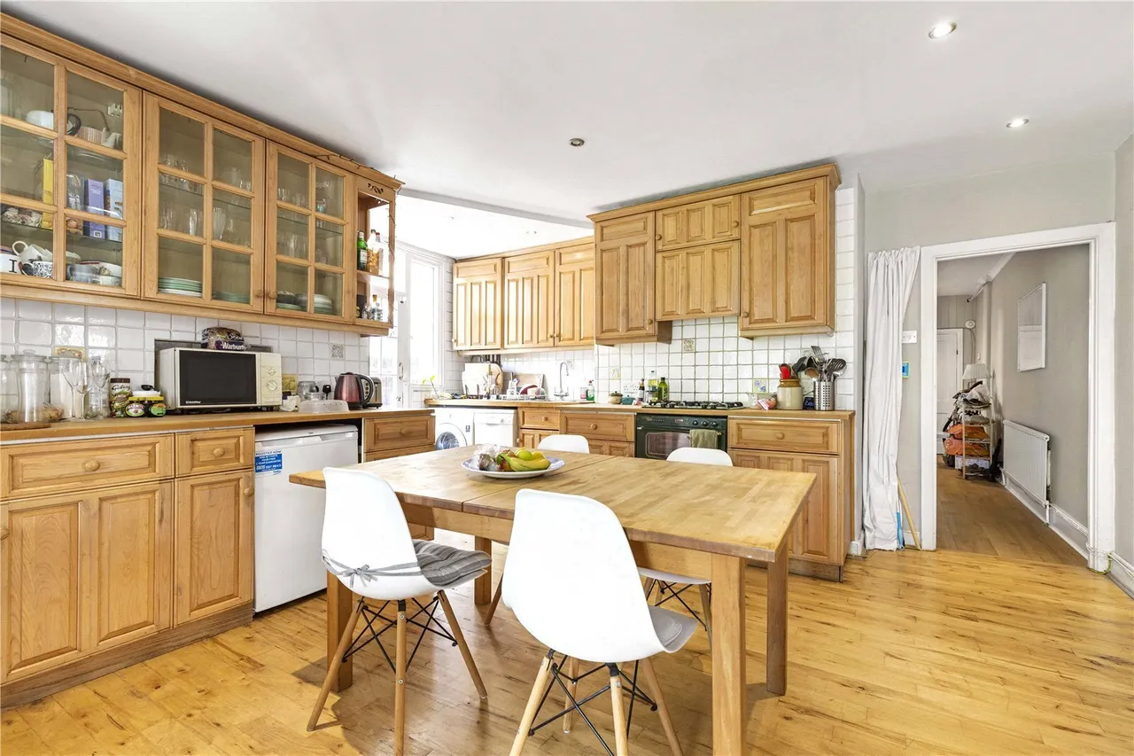 3 bed flat to rent — Burntwood Lane, London, SW17