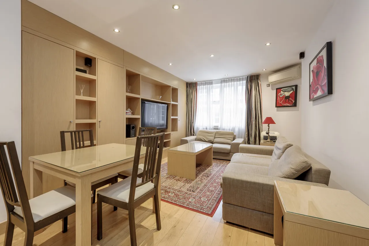 Brompton Road, London, SW3, photo 2