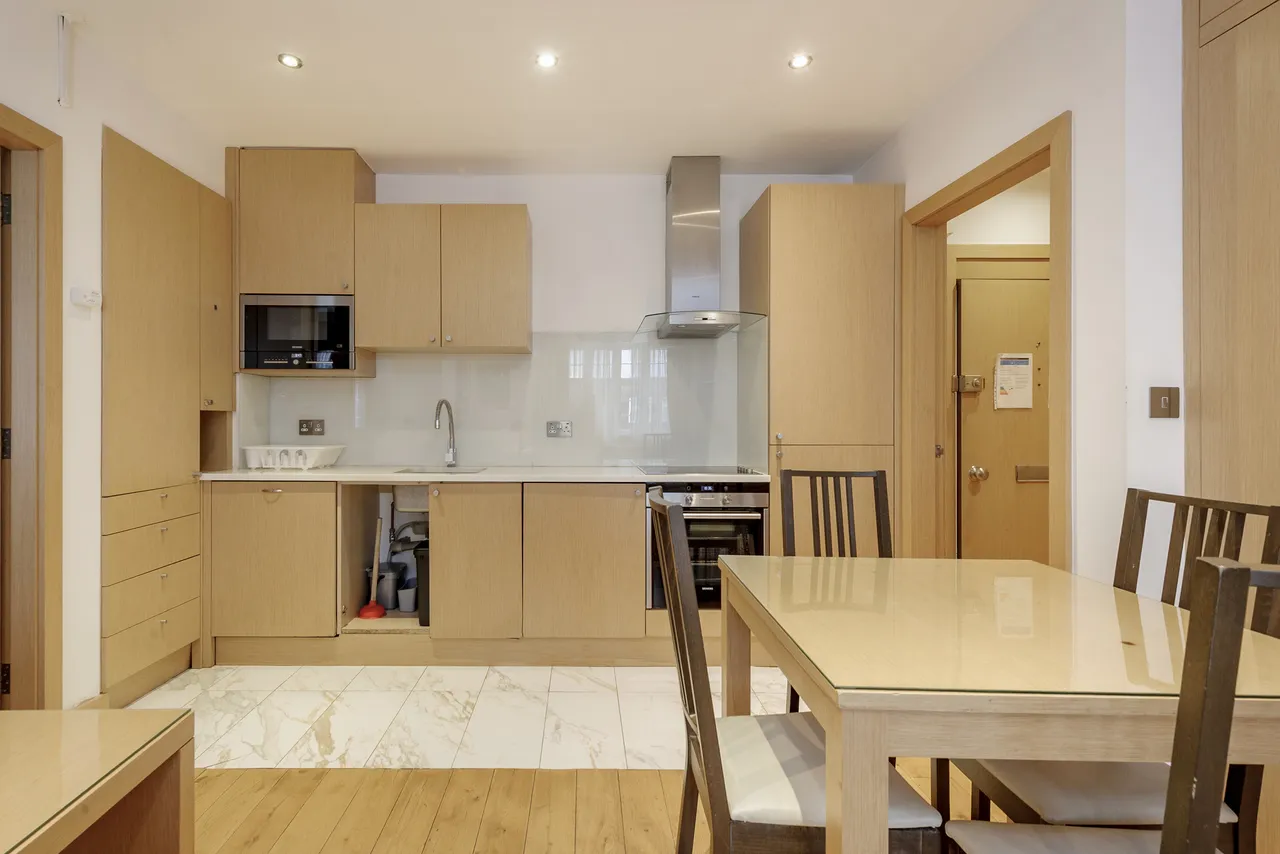 Brompton Road, London, SW3, photo 9