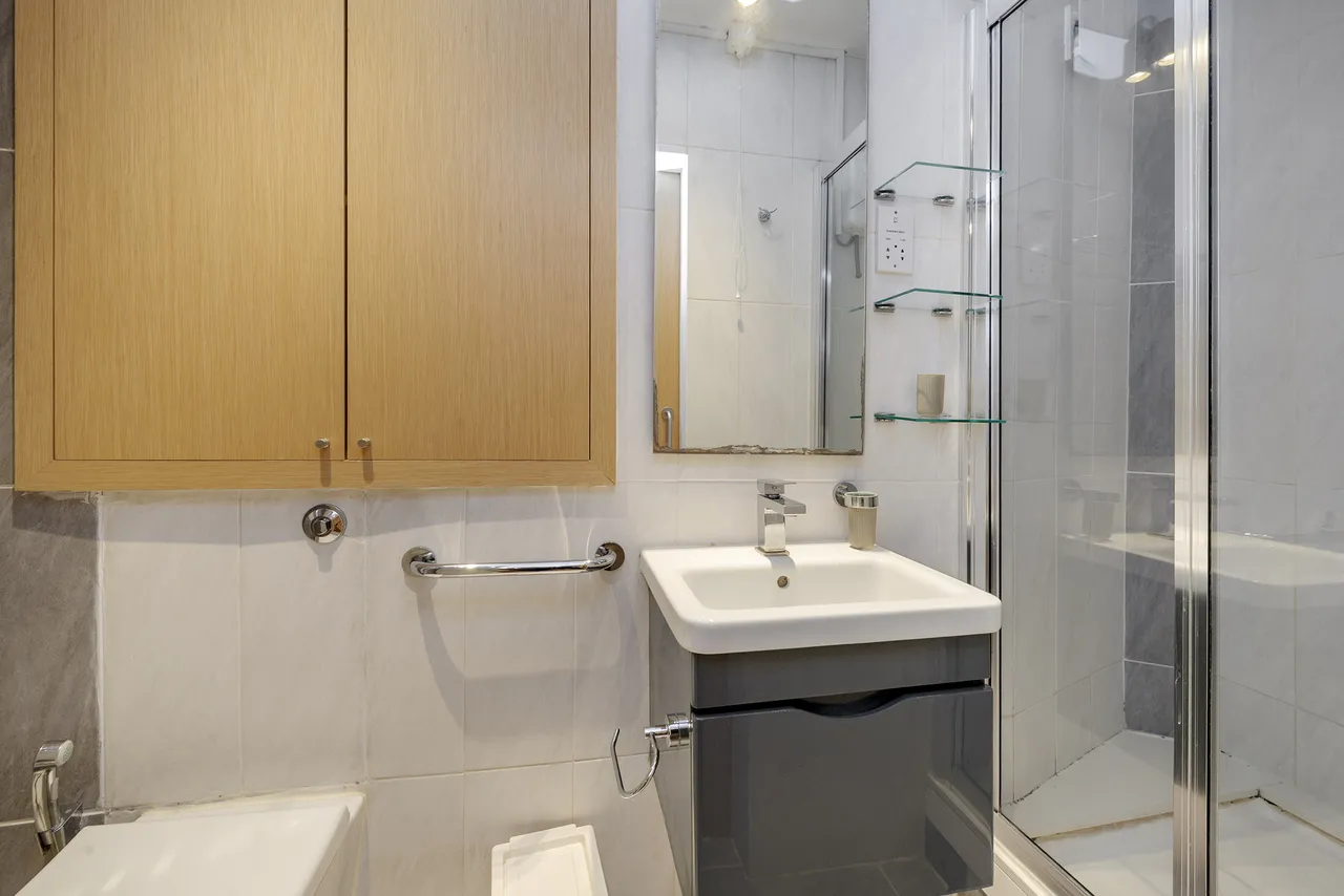 Brompton Road, London, SW3, photo 8