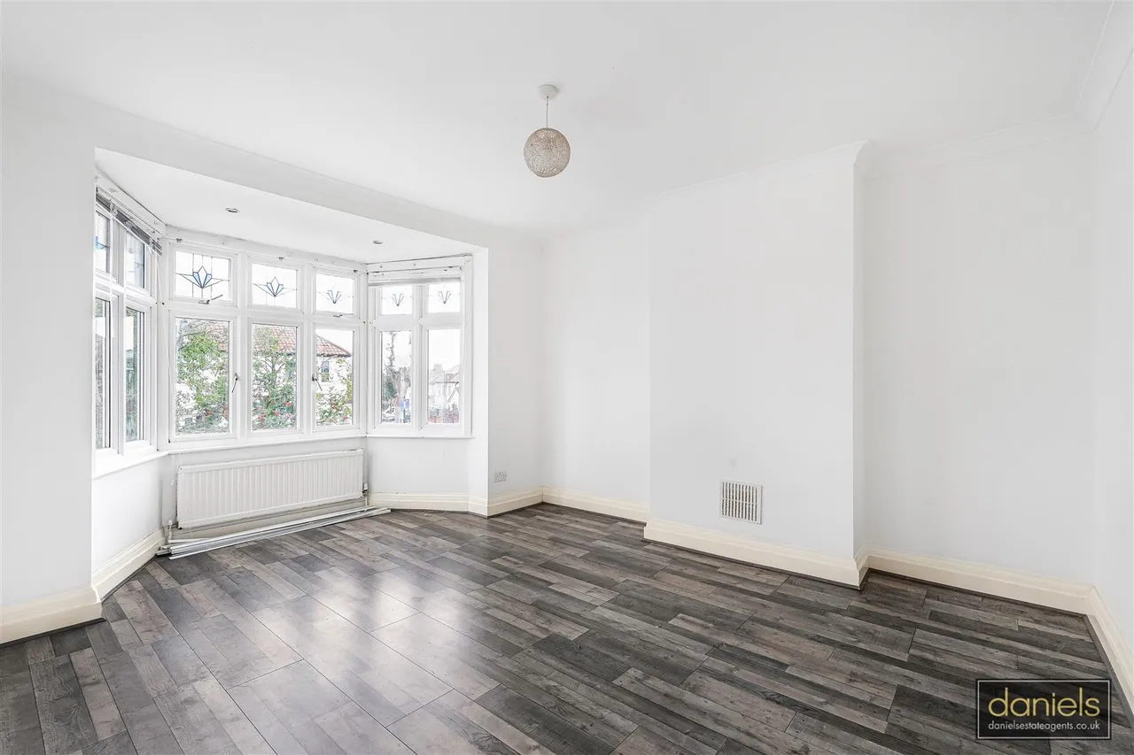 Sudbury Heights Avenue, Greenford, UB6, photo 10