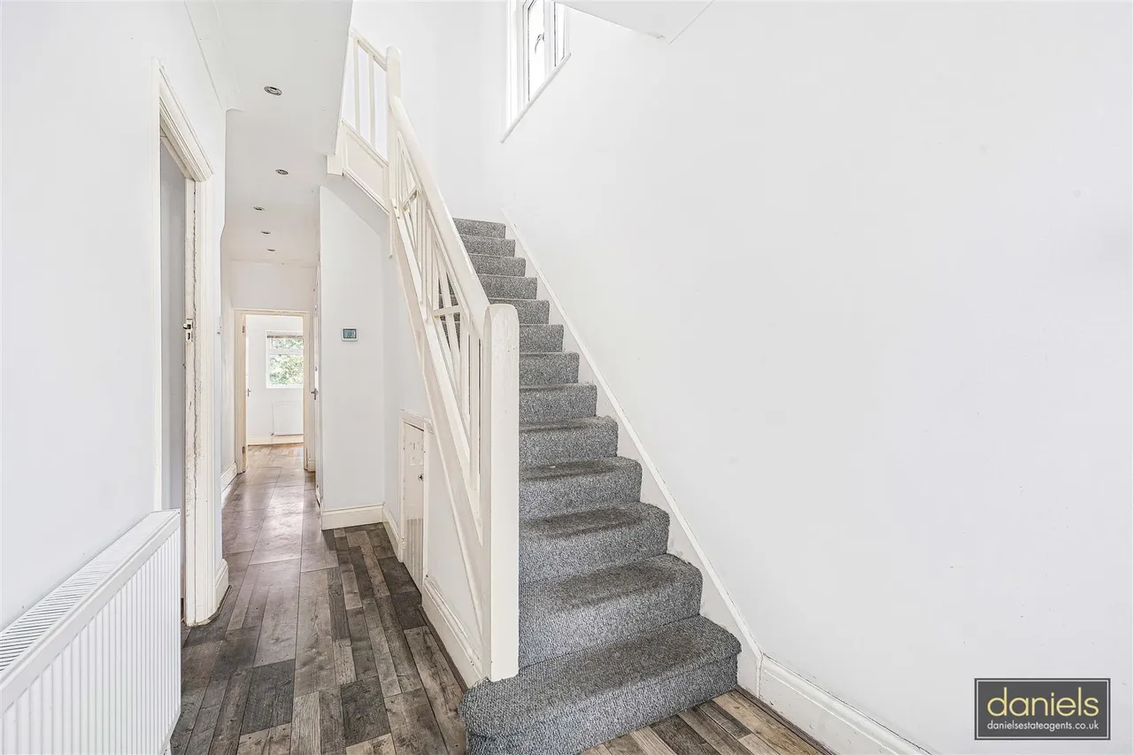 Sudbury Heights Avenue, Greenford, UB6, photo 5