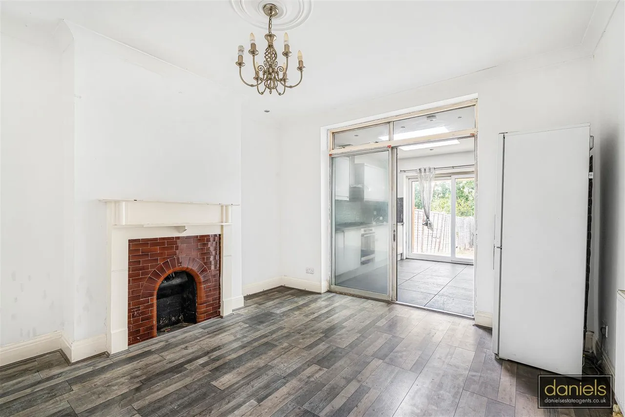 Sudbury Heights Avenue, Greenford, UB6, photo 6