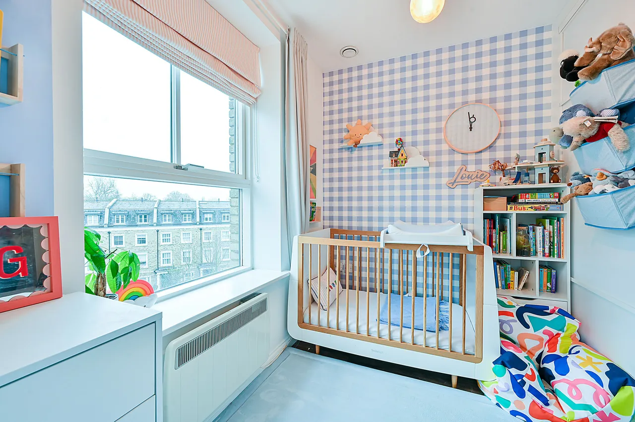 Flat 17, Concord Court, Palladian Gardens, London, photo 12