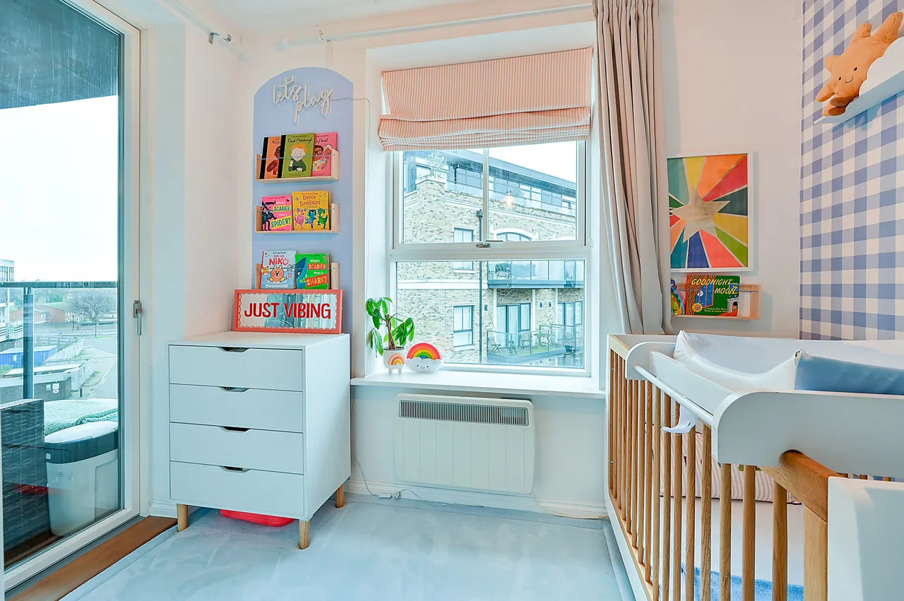 Flat 17, Concord Court, Palladian Gardens, London, photo 11