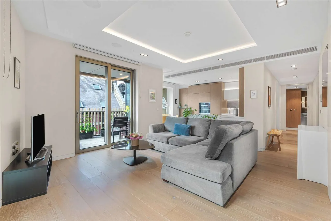 3 bed flat for sale, Pearson Square, London, W1T