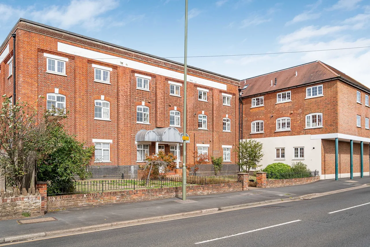 Llanaway House, Meadrow, GU7, photo 23