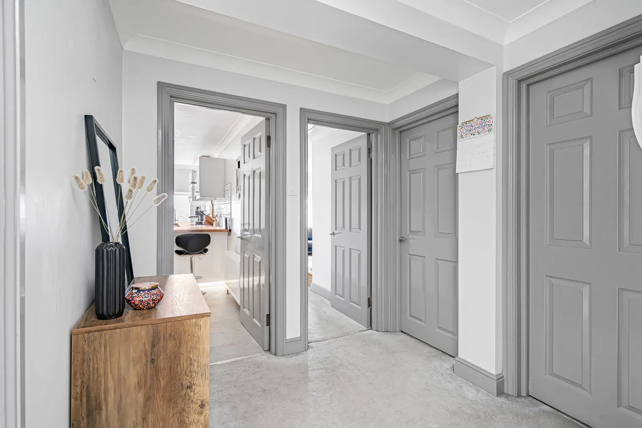 Llanaway House, Meadrow, GU7, photo 6