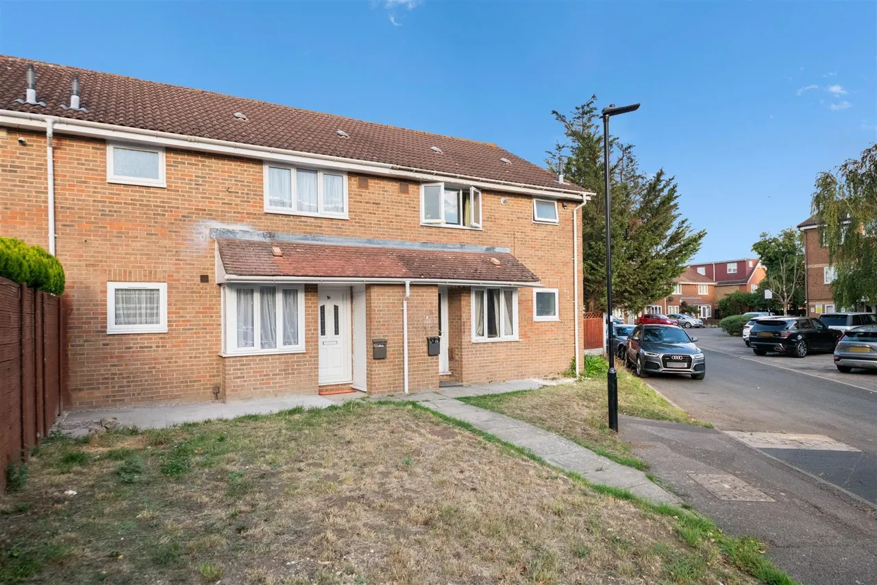 Beaulieu Close, Hounslow, photo 11